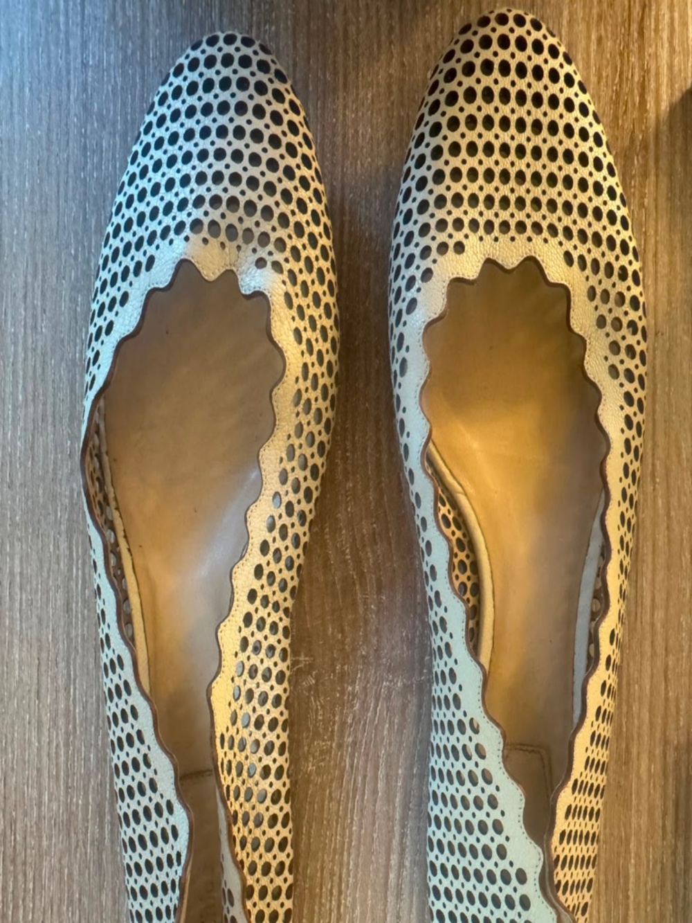 CHLOE Lauren White Perforated Laser Cut Leather Scalloped Ballet Flats Size 38.5